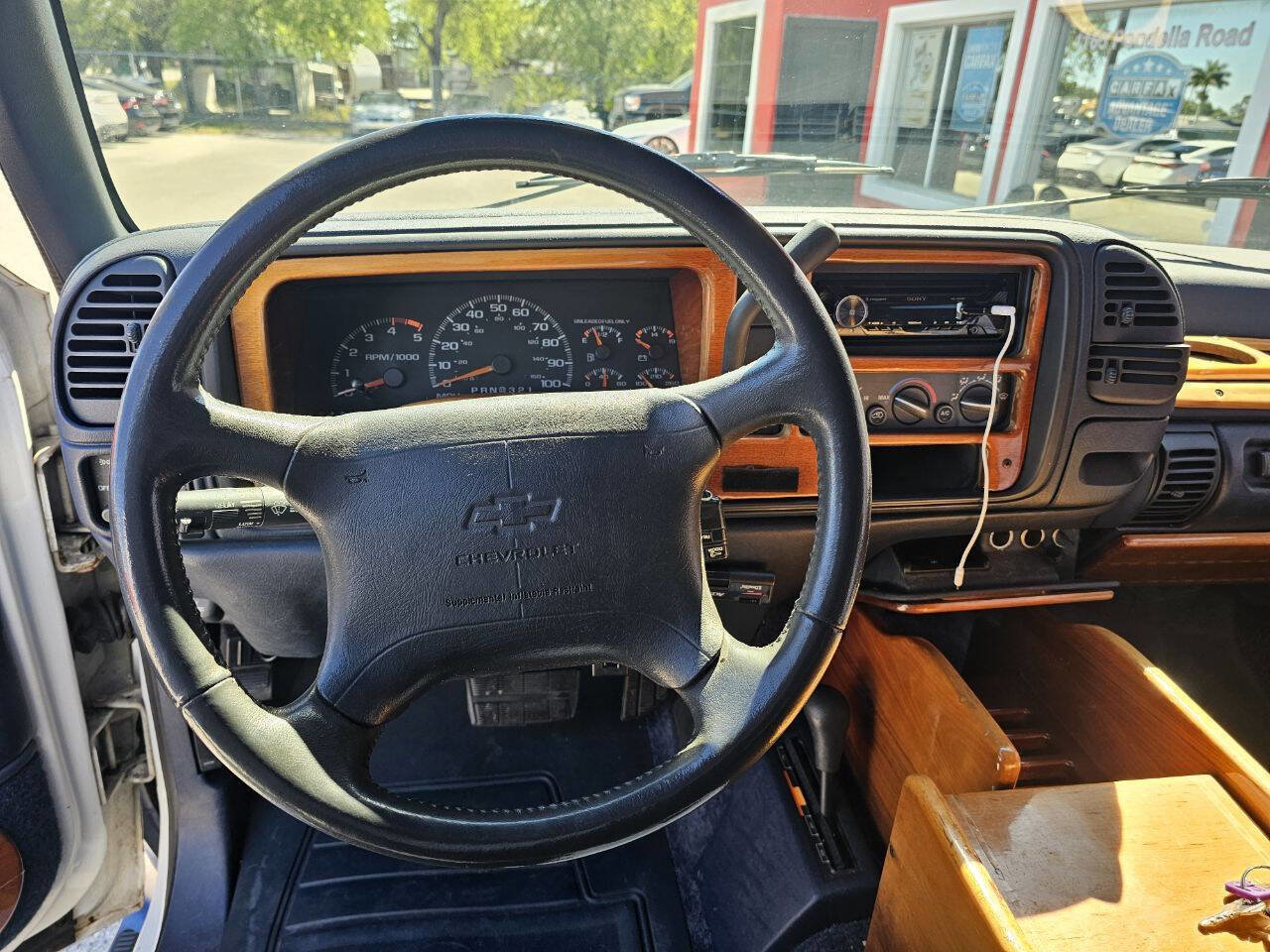 Used 1995 Chevrolet Suburban 4WD image 11