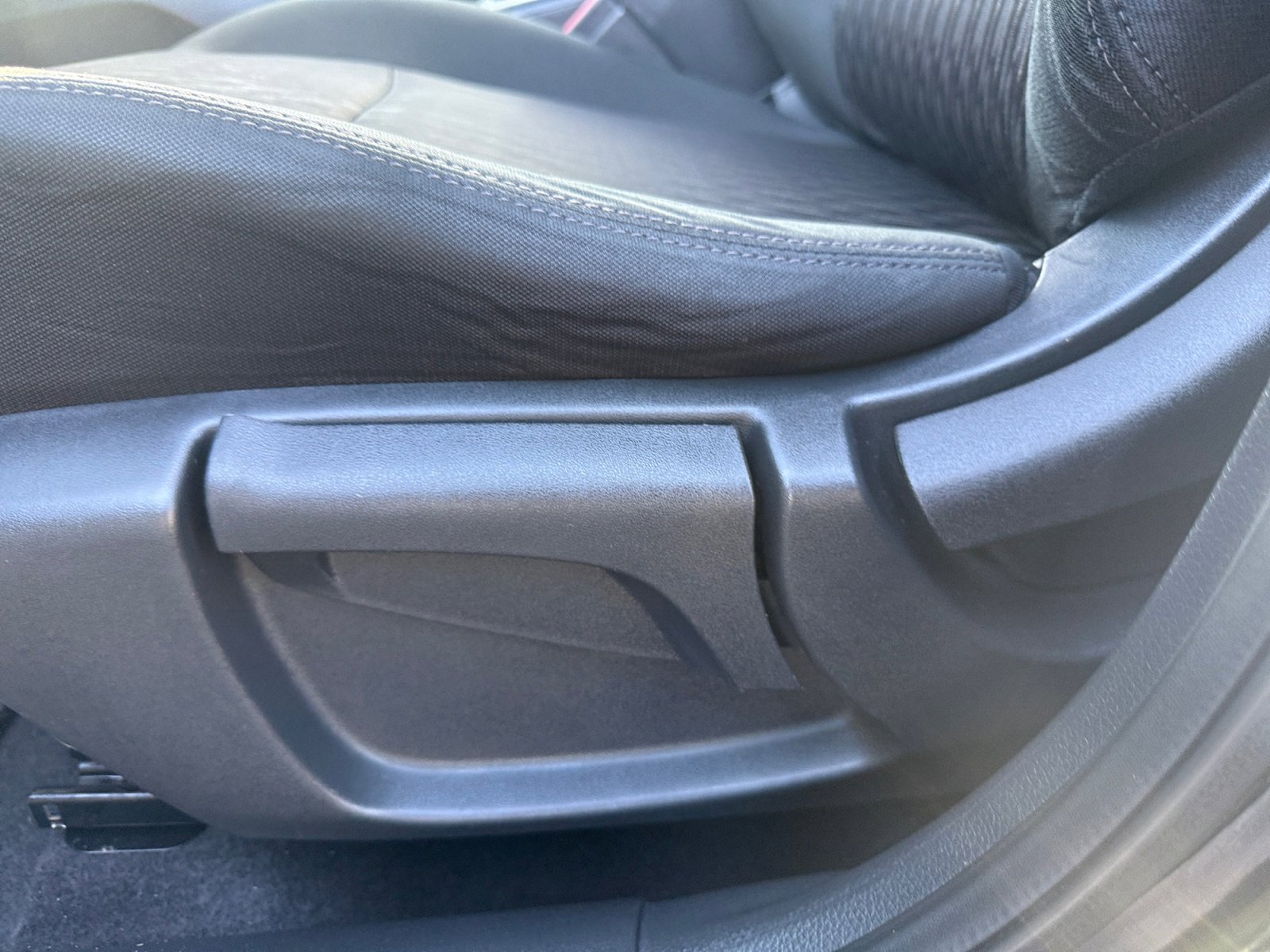 Used 2019 Nissan Rogue S FWD image 7