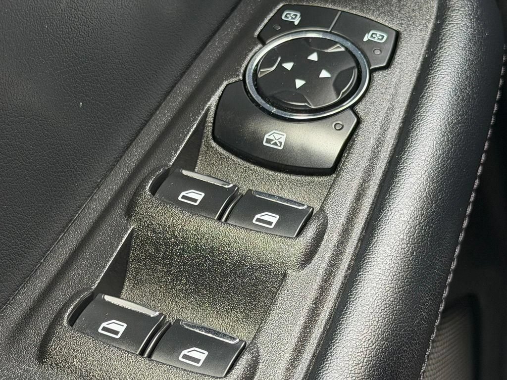 Used 2024 Ford Edge SEL AWD/4WD image 18