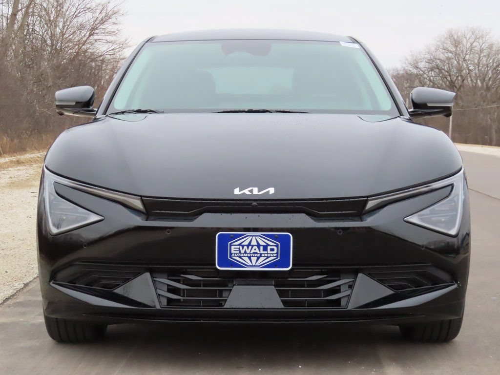 New 2025 Kia EV6 Wind image 17