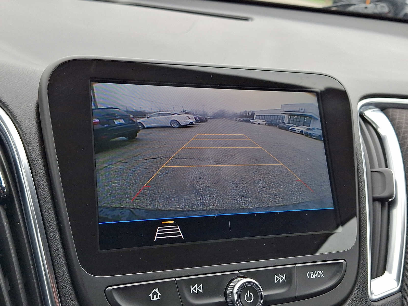 Used 2020 Chevrolet Malibu LT w/ Midnight Edition image 17