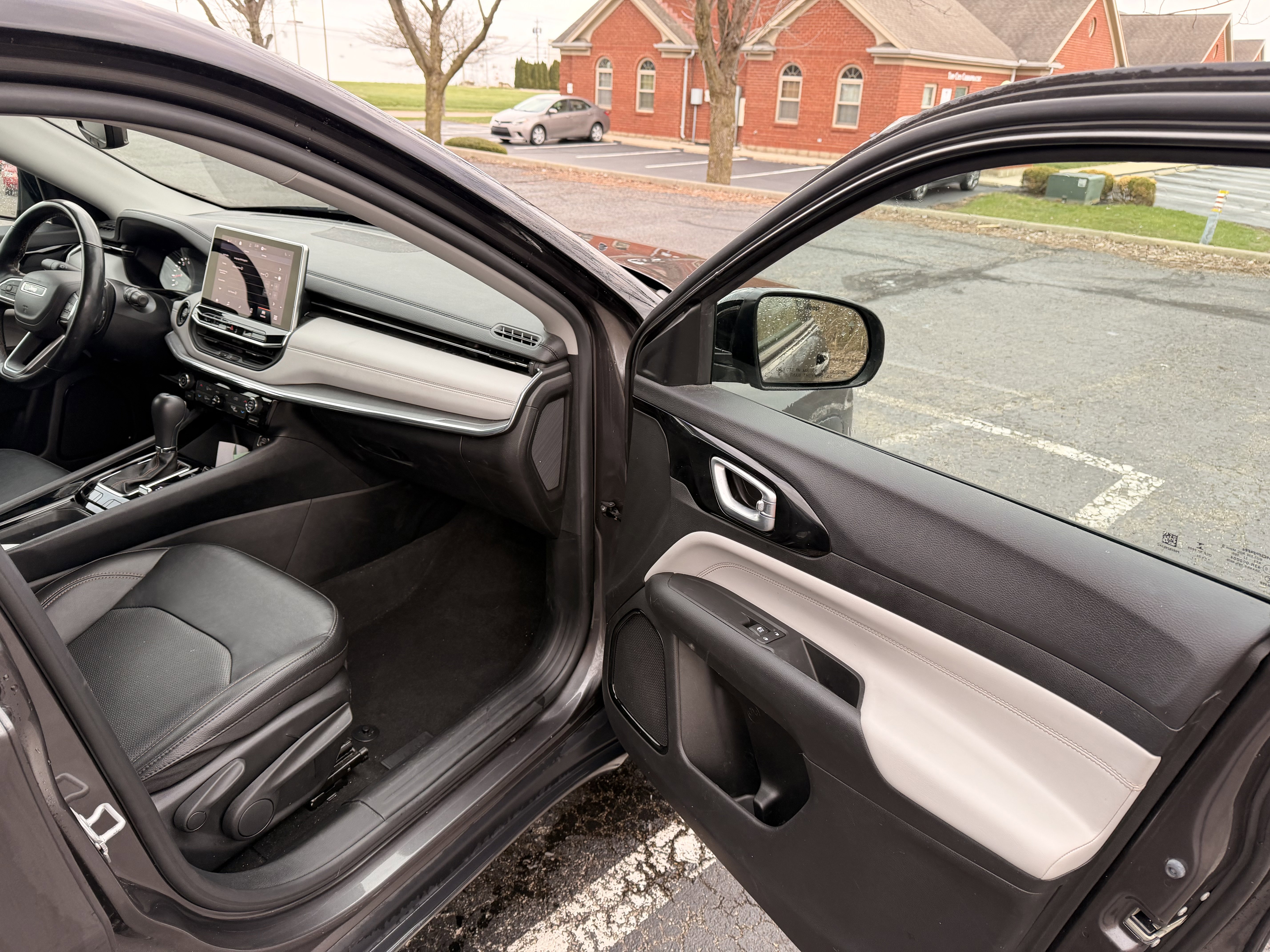 Used 2022 Jeep Compass Limited image 14