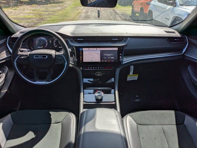 New 2026 Jeep Grand Cherokee Altitude image 16