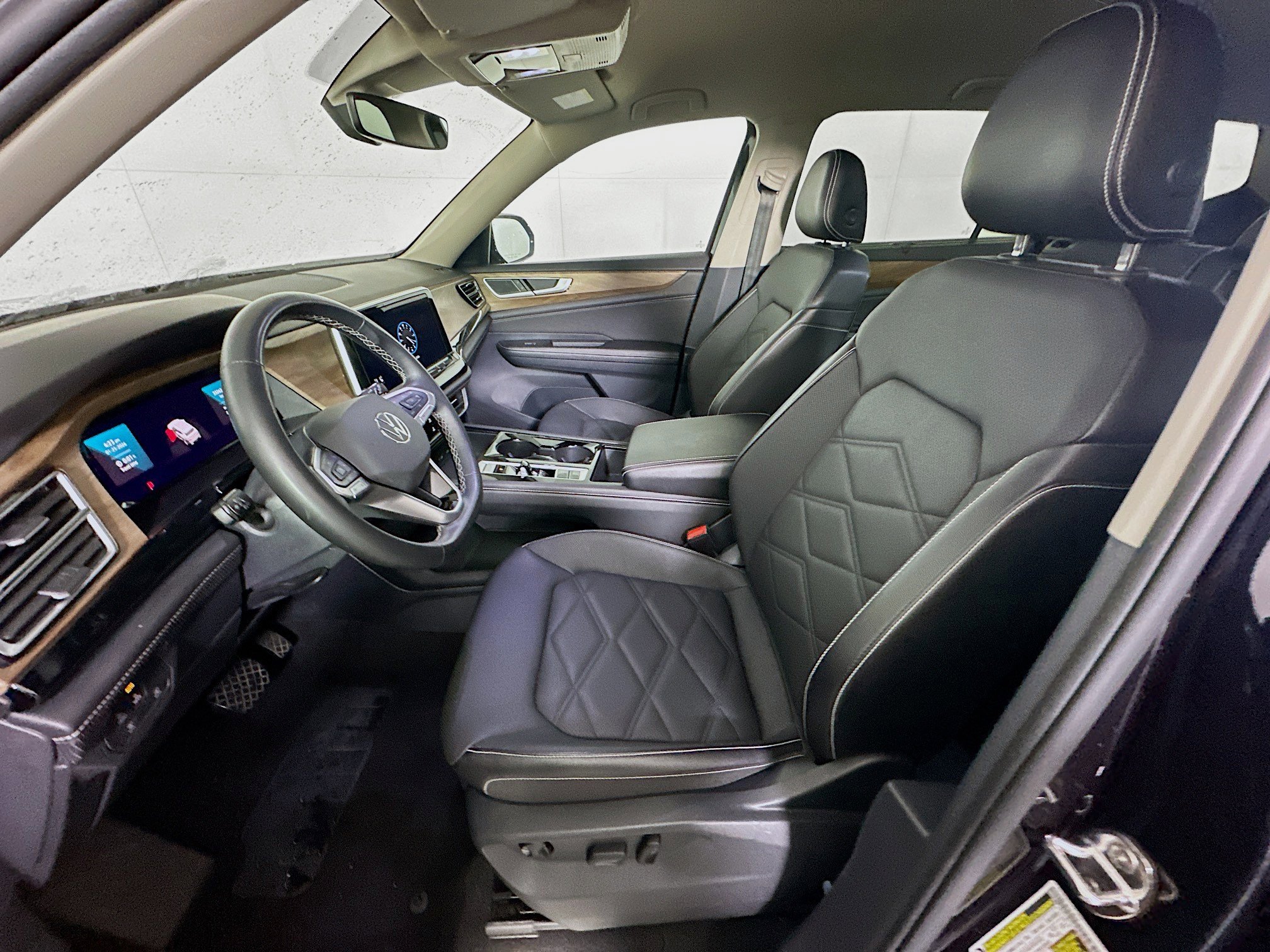 Used 2025 Volkswagen Atlas SE image 13