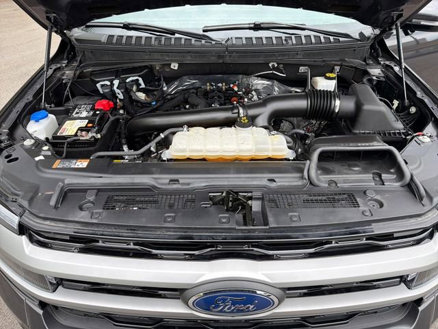 Used 2024 Ford Expedition XLT AWD/4WD image 35