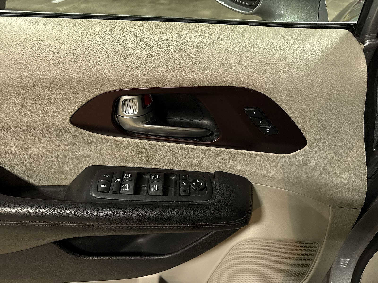 Used 2019 Chrysler Pacifica Limited image 24