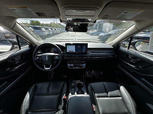 Certified 2023 Lincoln Corsair AWD image 3