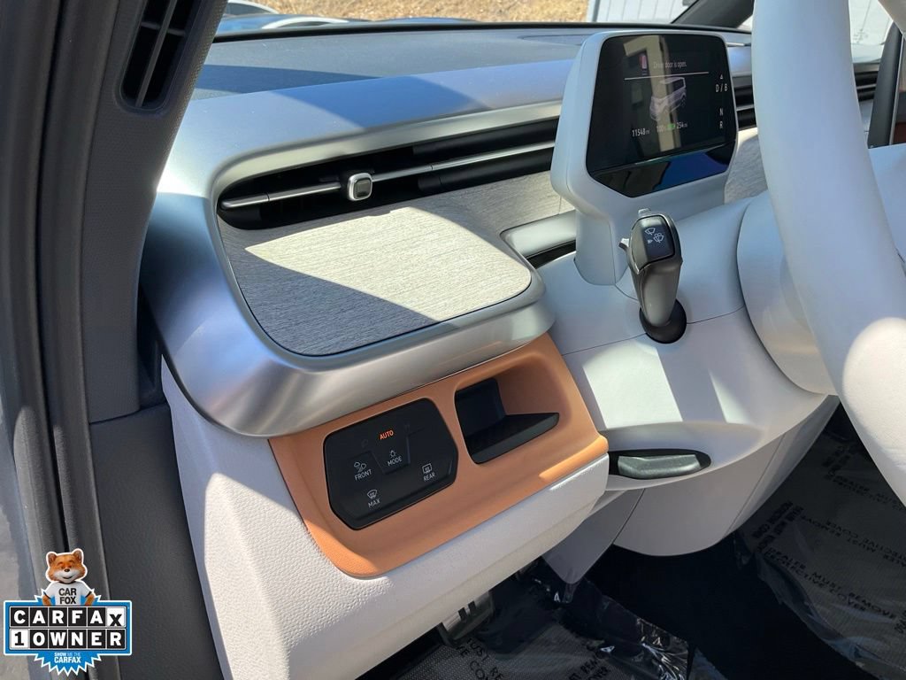 Used 2025 Volkswagen ID. Buzz 1st Edition AWD/4WD image 18