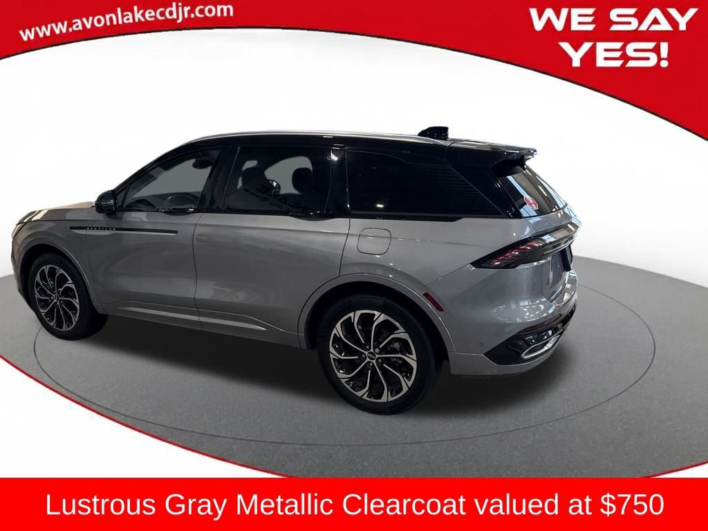 Used 2024 Lincoln Nautilus Reserve image 3