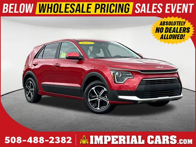 Used 2025 Kia Niro LX image 1