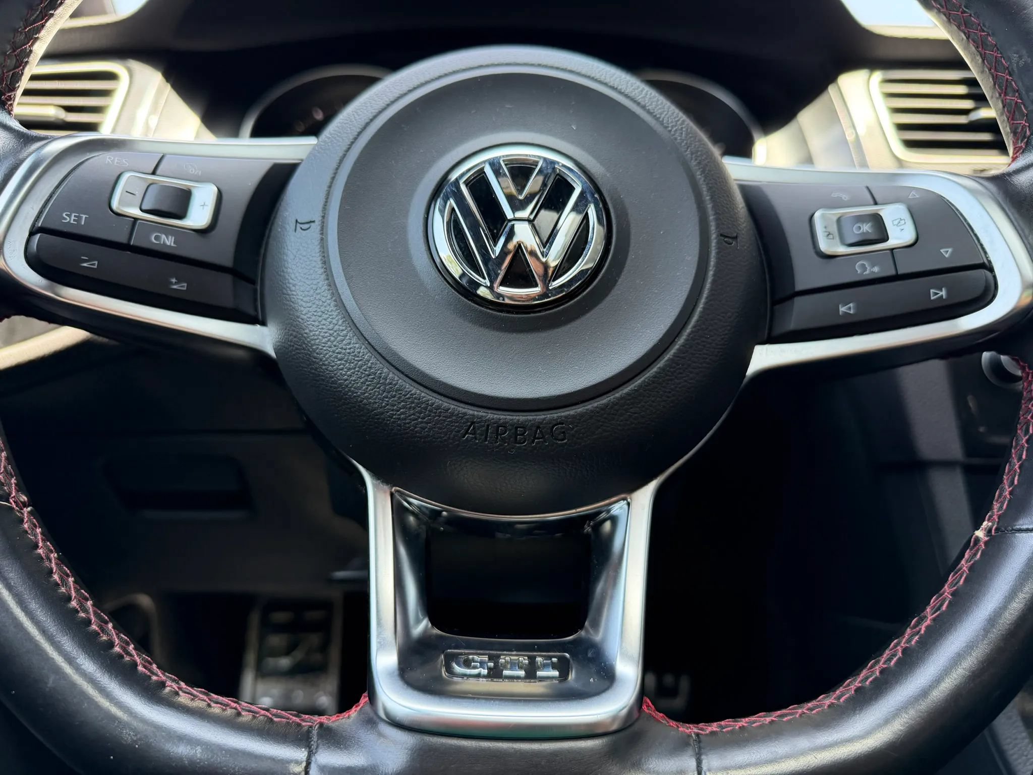 Used 2016 Volkswagen GTI Autobahn w/ Lighting Package (SEL) FWD image 16
