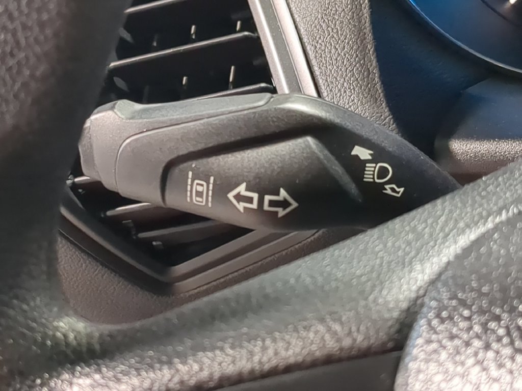 Used 2018 Ford Escape SE w/ Ford Safe & Smart Package FWD image 33