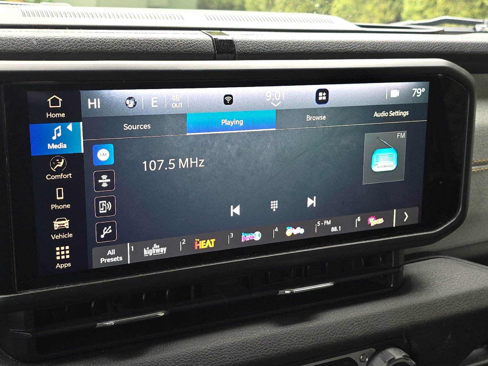 Used 2024 Jeep Wrangler Unlimited image 17