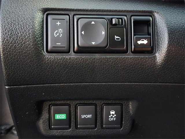 Used 2018 Nissan Sentra SR w/ SR Midnight Edition Package image 25