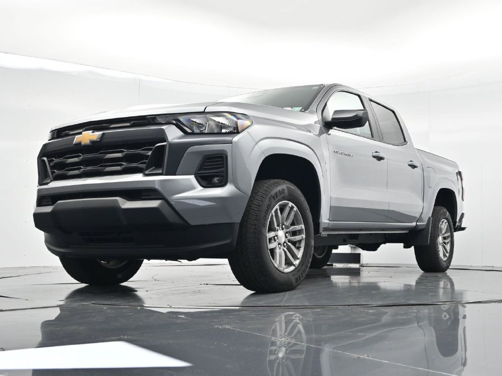 Used 2024 Chevrolet Colorado LT w/ LT Convenience Package RWD image 27