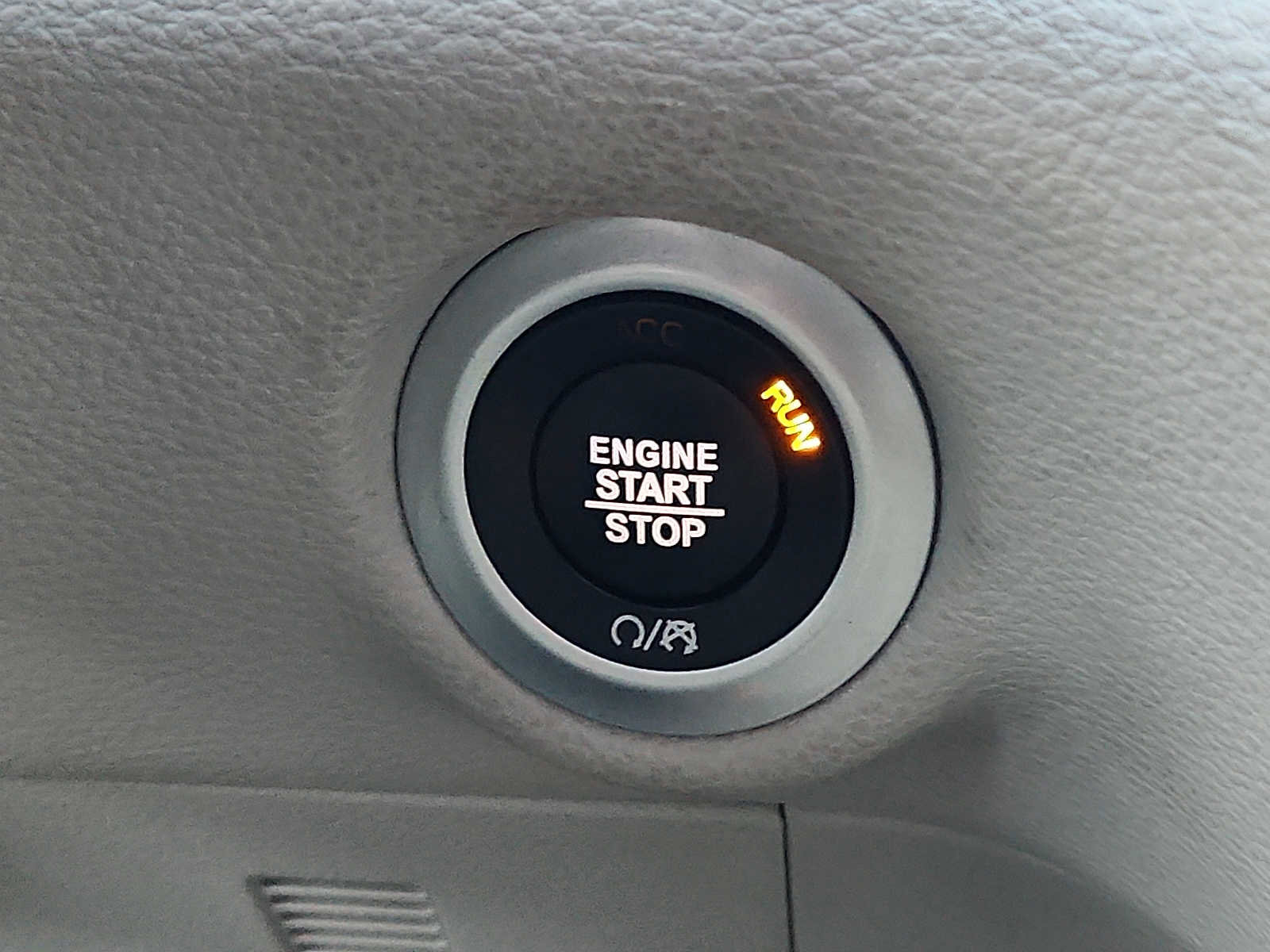 Used 2024 Chrysler Pacifica Select image 22