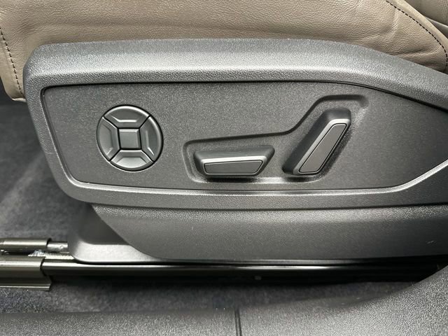 Used 2025 Audi Q5 Premium Plus w/ Premium Plus AWD/4WD image 12