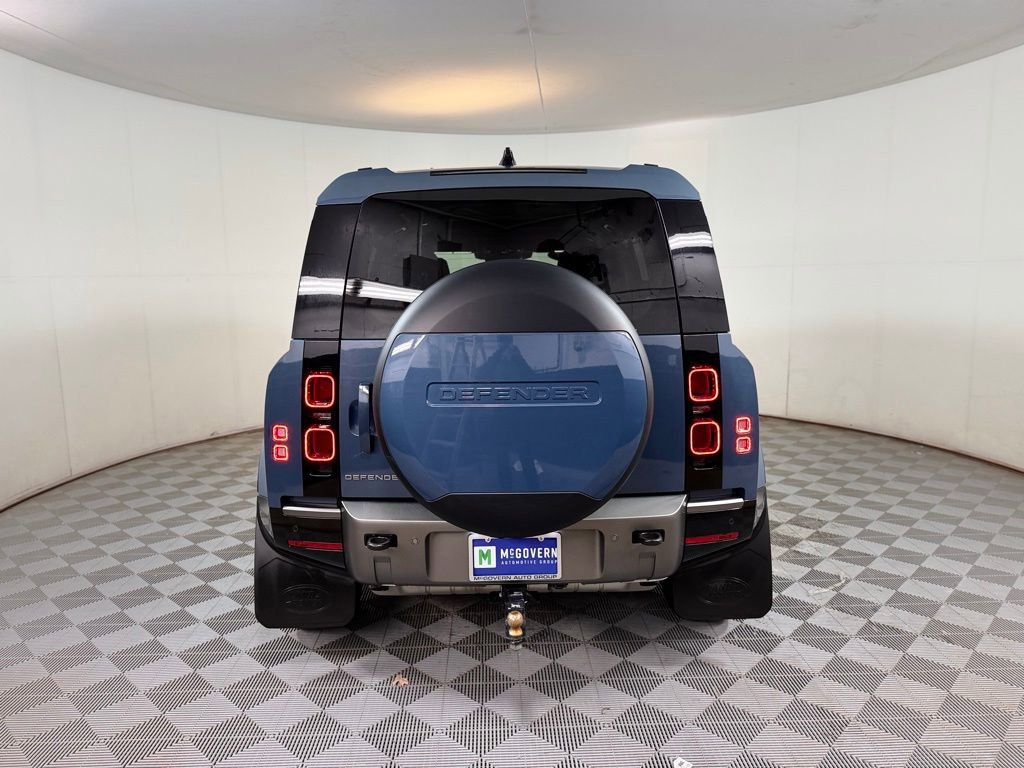 Used 2024 Land Rover Defender 110 X-Dynamic SE image 5