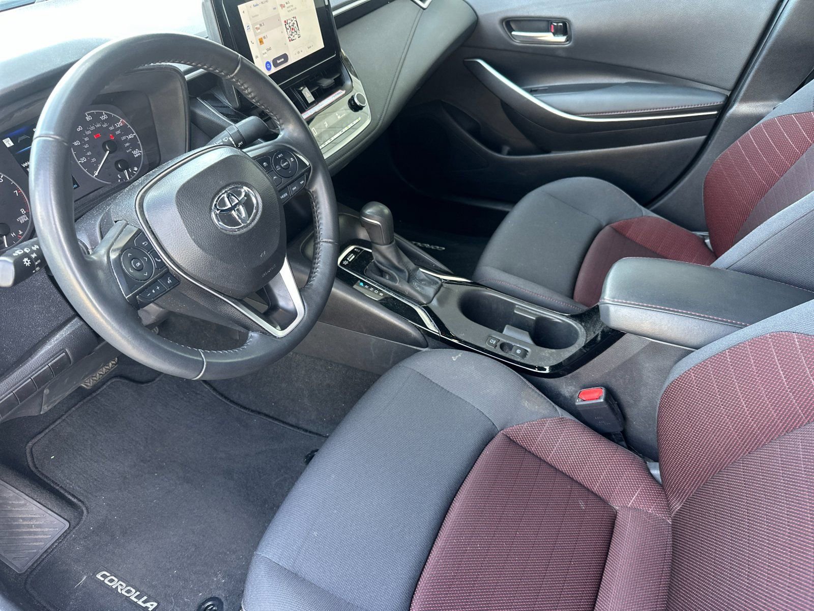 Used 2025 Toyota Corolla SE image 9