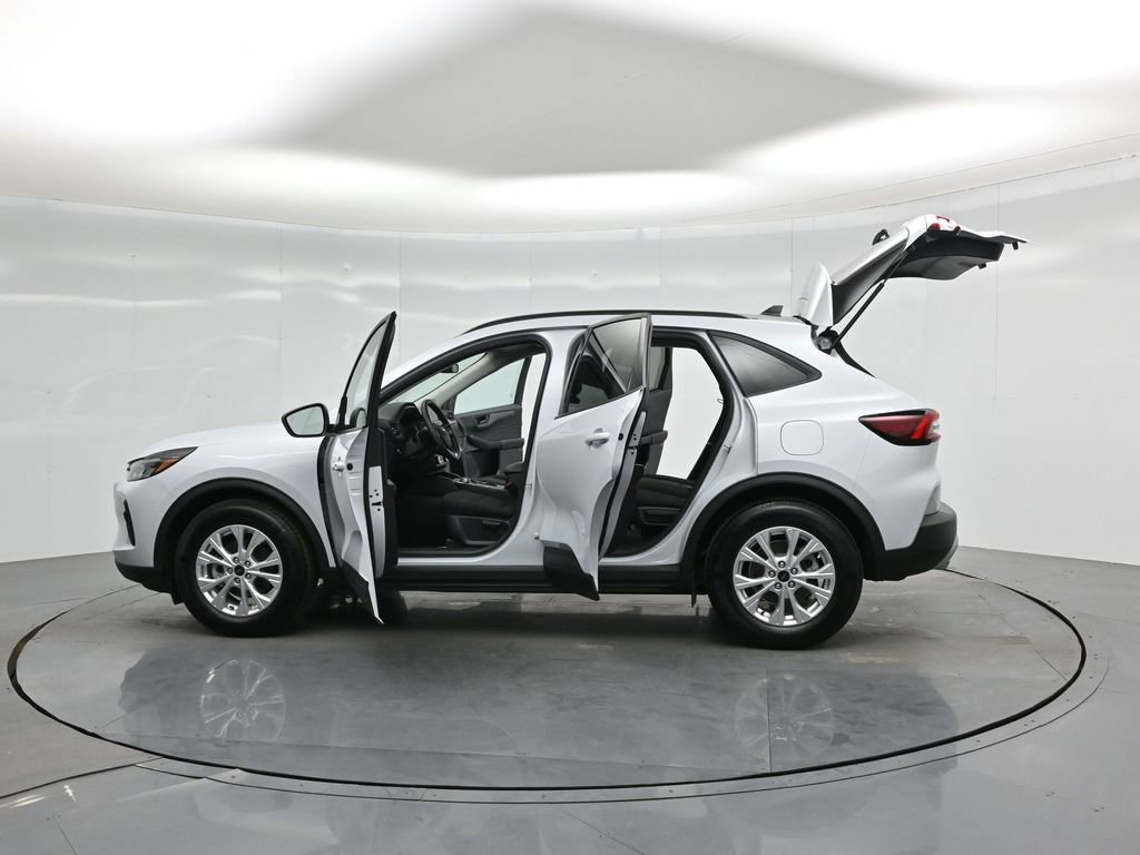 Certified 2025 Ford Escape Active image 34