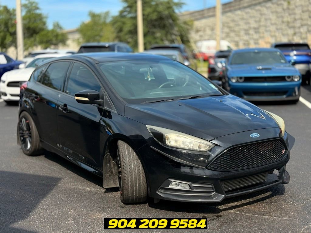 Used 2018 Ford Focus ST FWD image 7