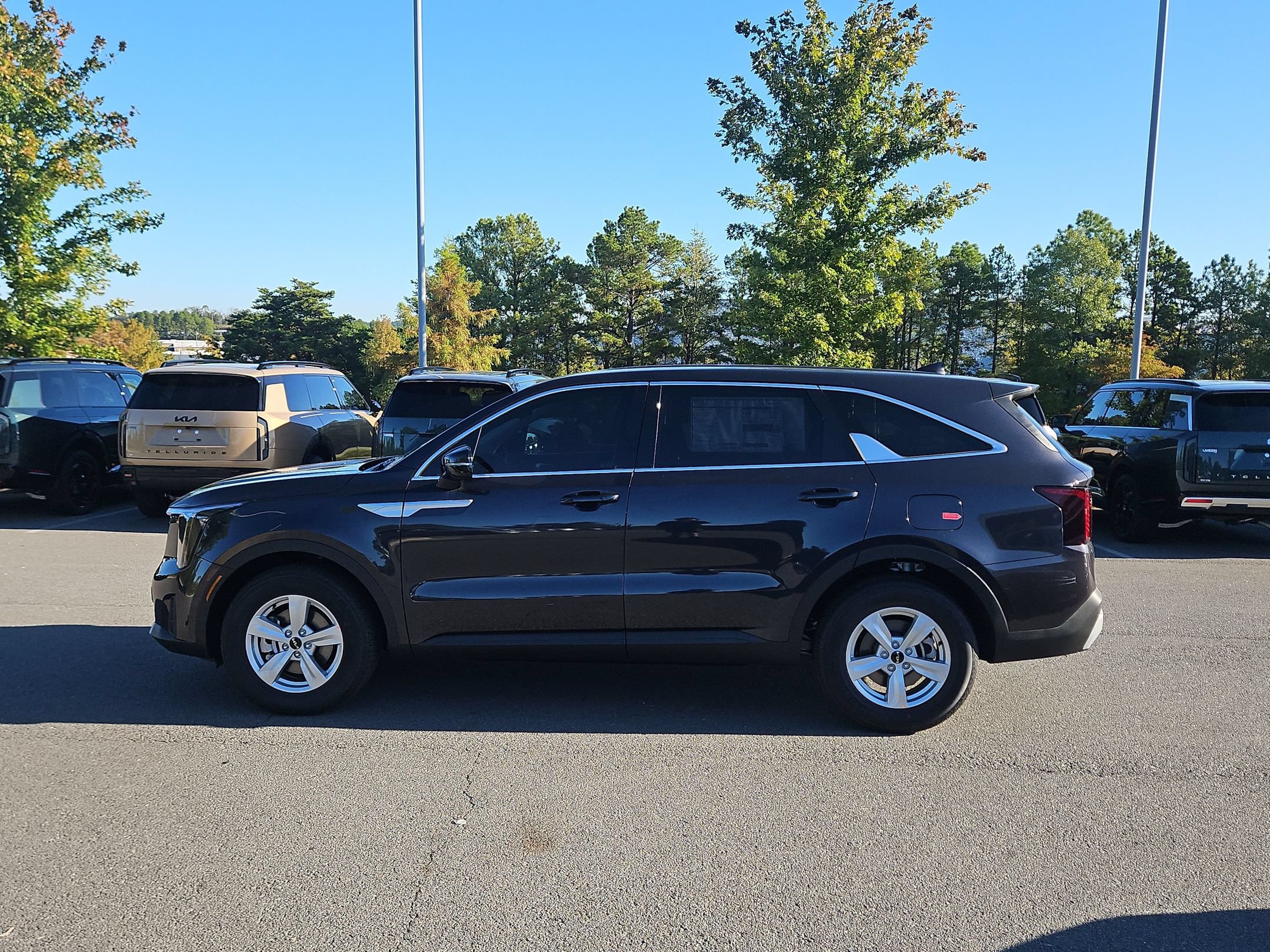 New 2026 Kia Sorento LX FWD image 4