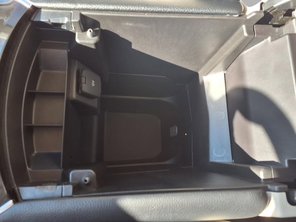 Used 2019 Ford Edge Titanium w/ Equipment Group 301A image 11