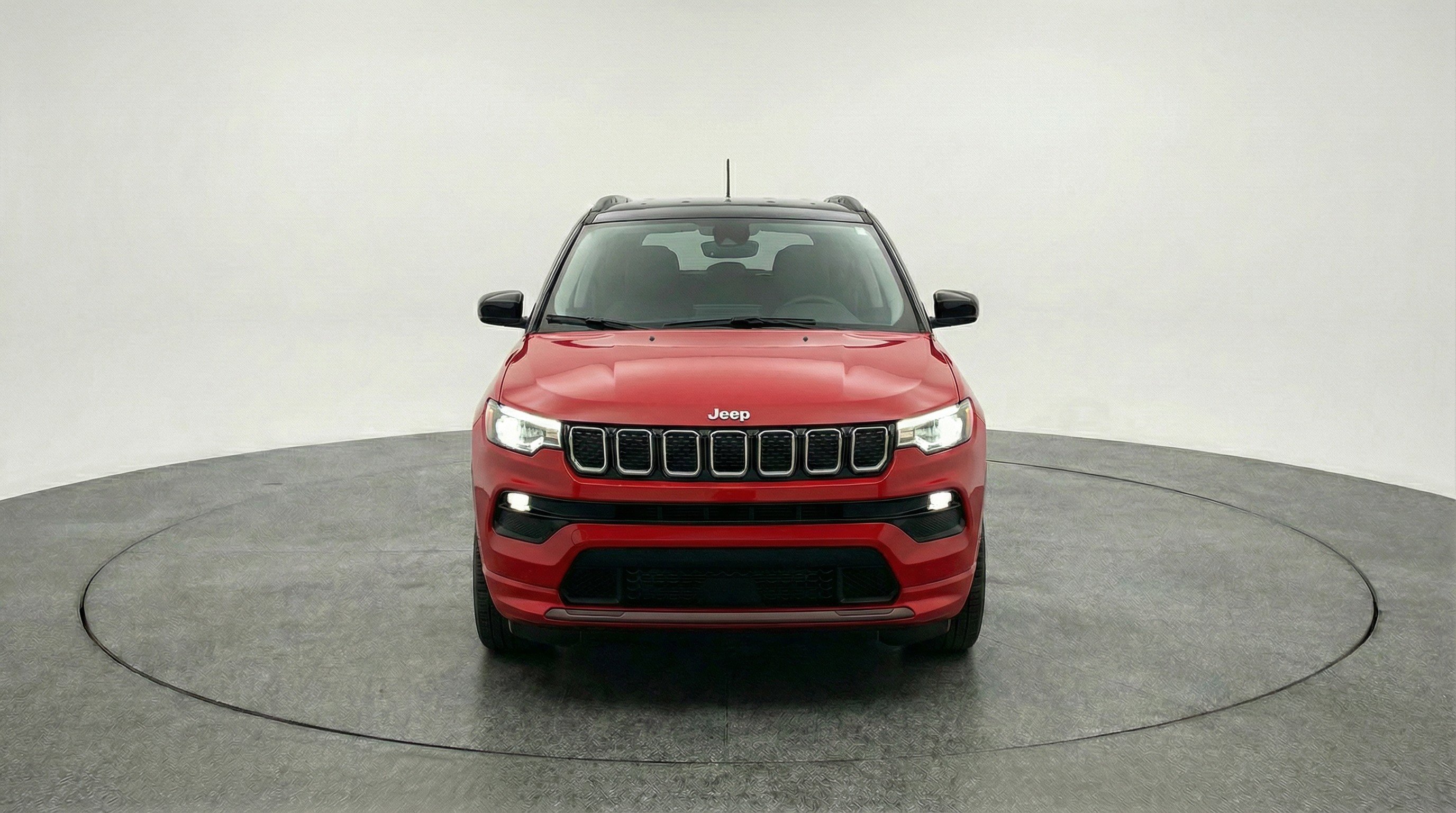 Used 2025 Jeep Compass Limited image 2