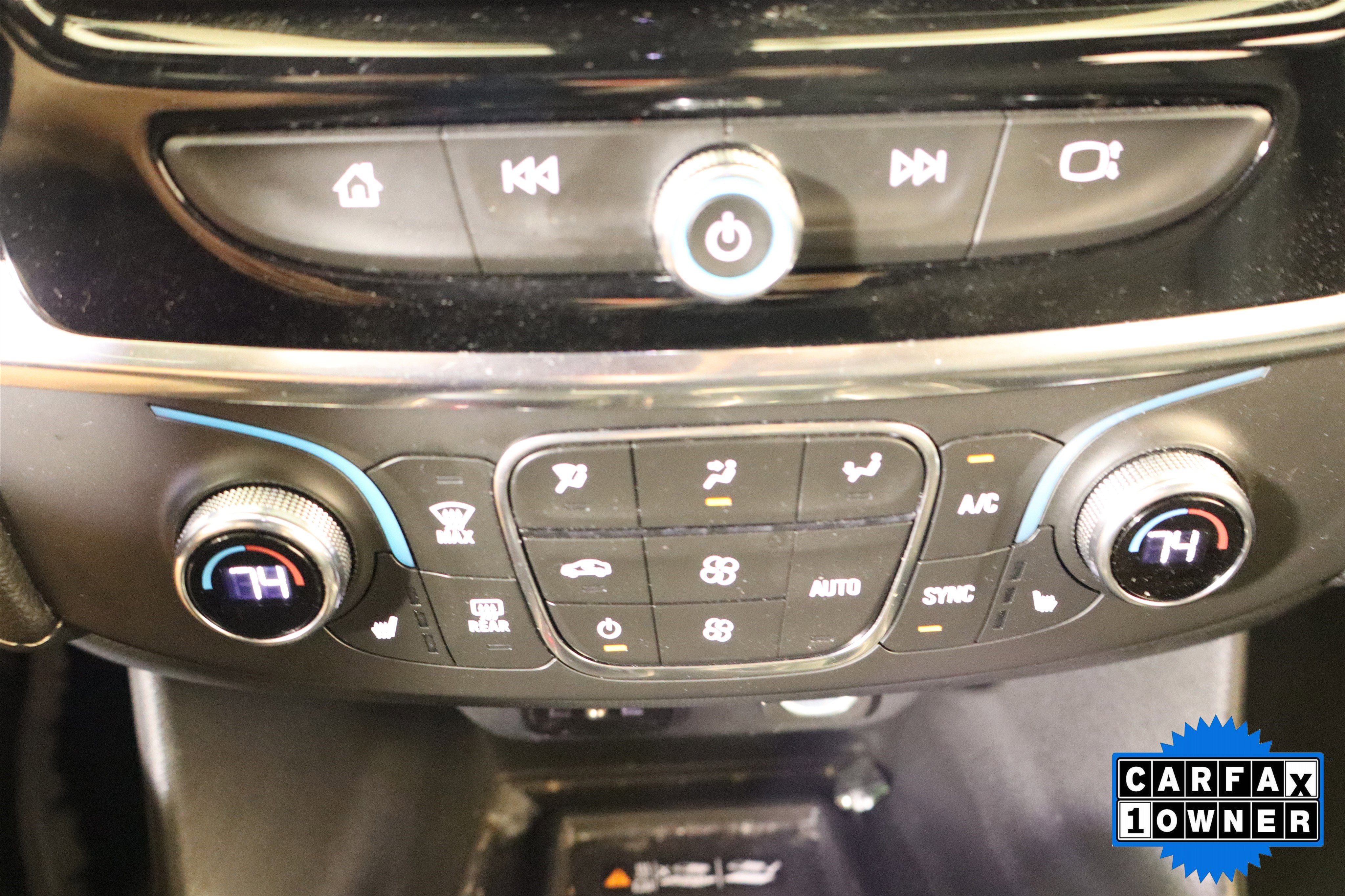 Used 2023 Chevrolet Traverse LT FWD image 26