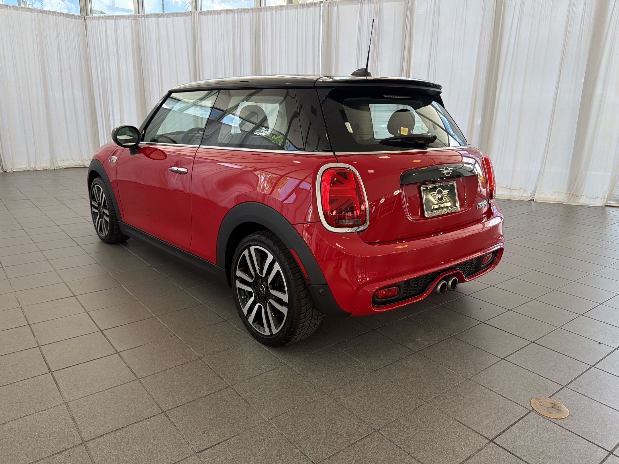 Used 2021 MINI Cooper S FWD image 3