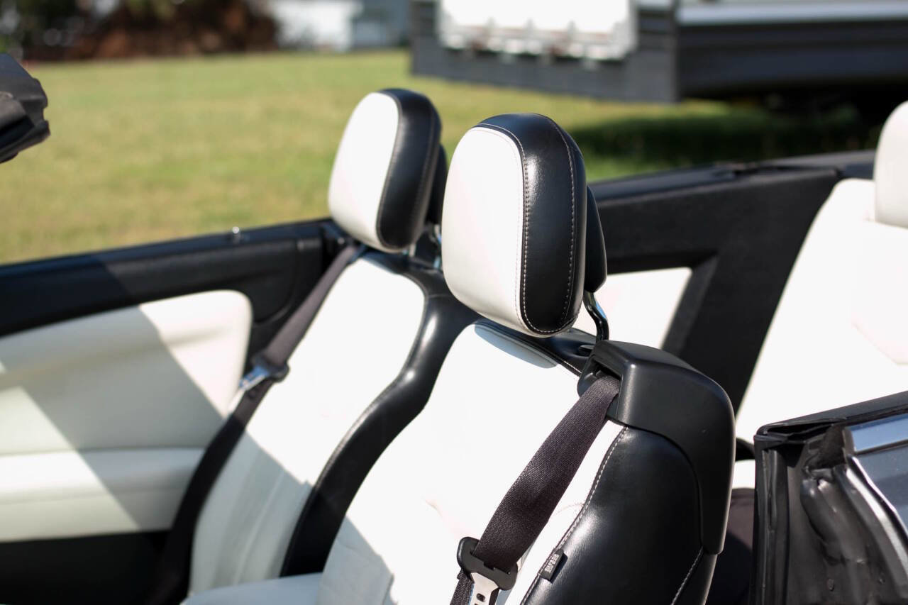 Used 2012 Chrysler 200 Limited image 12