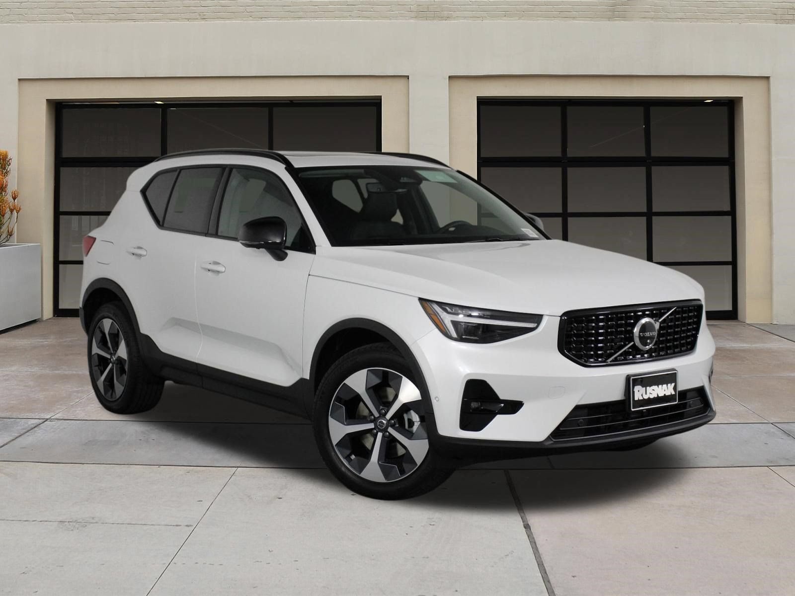 New 2026 Volvo XC40 B5 Plus w/ Climate Package AWD/4WD image 19