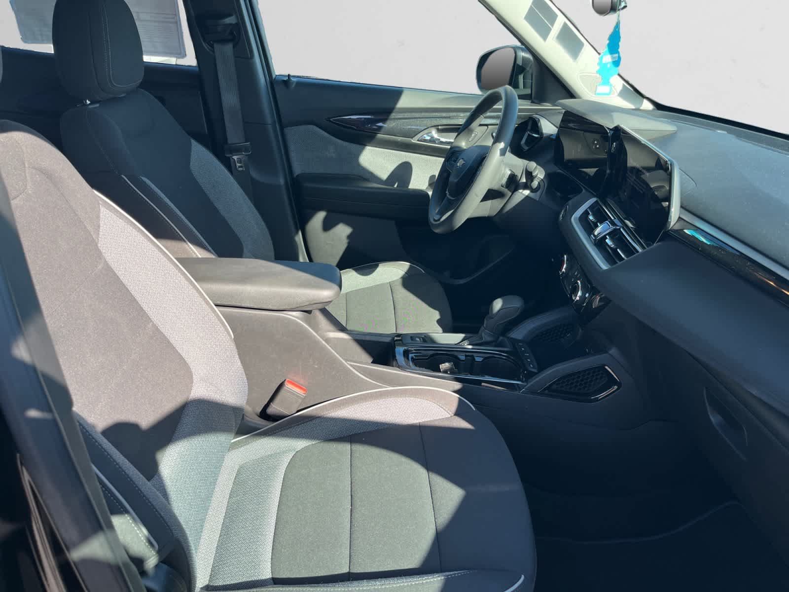 Used 2025 Chevrolet TrailBlazer LT AWD/4WD image 14