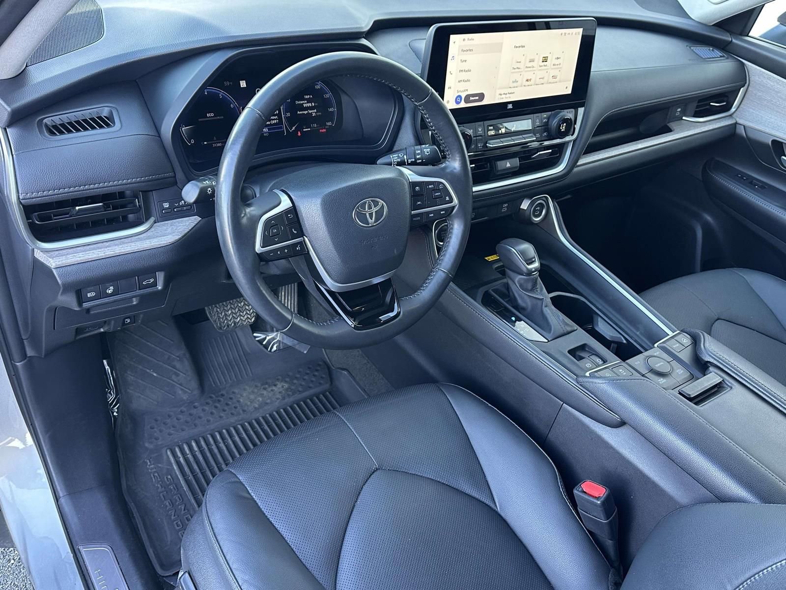 Used 2024 Toyota Grand Highlander Limited image 11