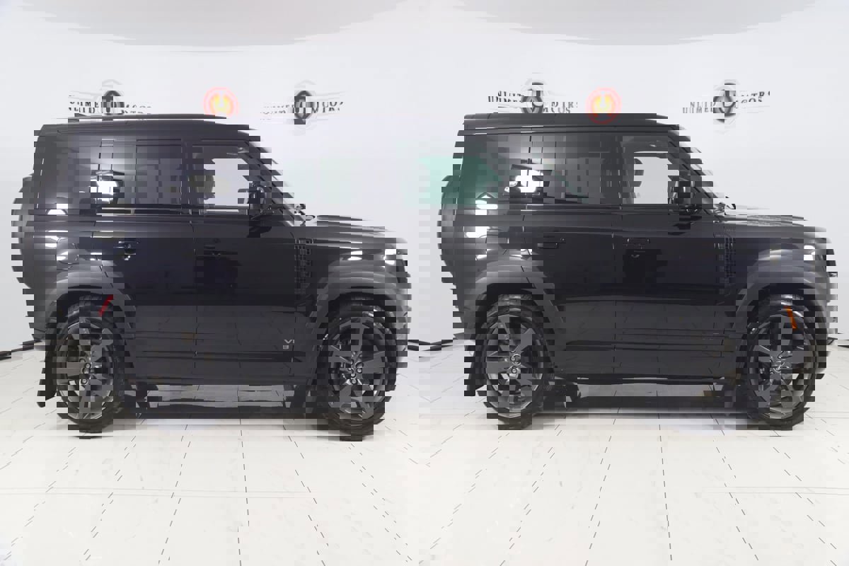 Used 2023 Land Rover Defender 110 V8 image 2