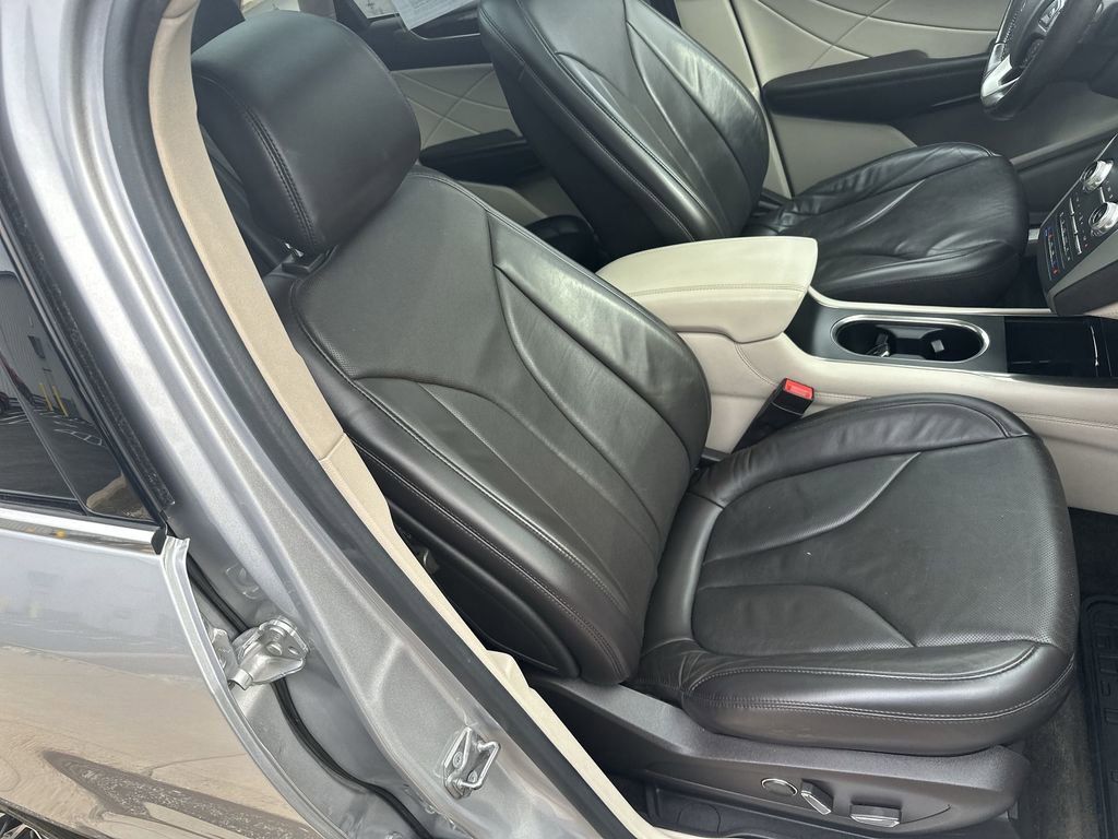Used 2017 Lincoln MKC Reserve w/ Technology Package AWD/4WD image 25