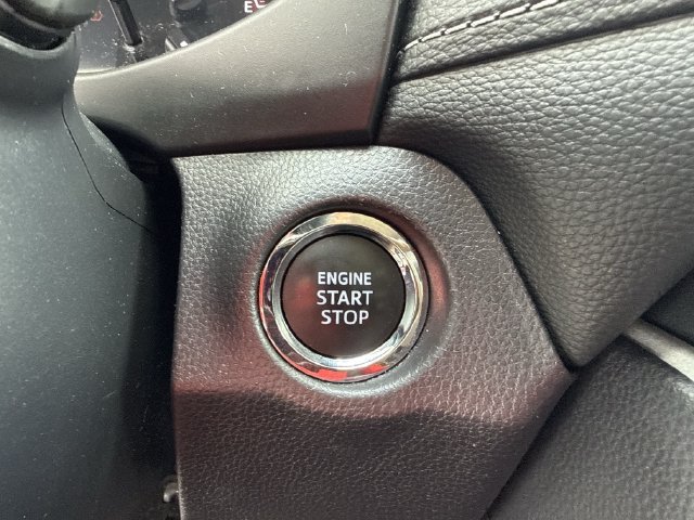 Used 2025 Toyota RAV4 XLE FWD image 23
