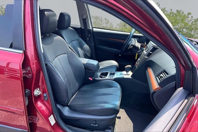 Used 2014 Subaru Outback 2.5i Limited w/ Moonroof Package AWD/4WD image 6