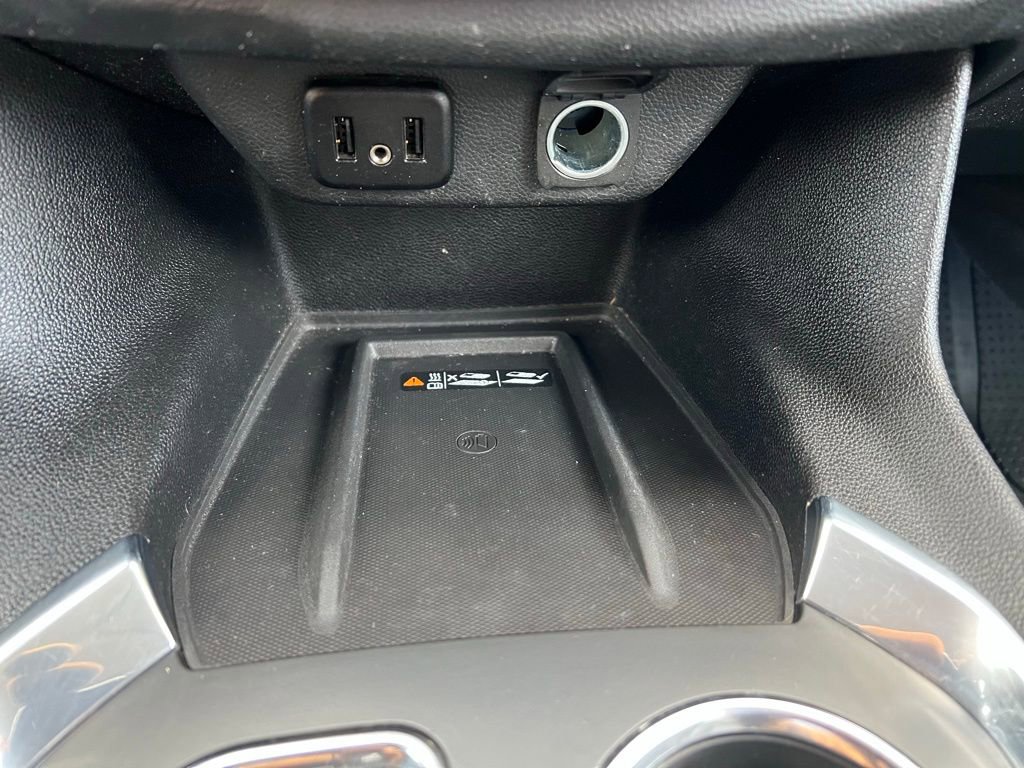 Used 2018 Chevrolet Traverse Premier image 35