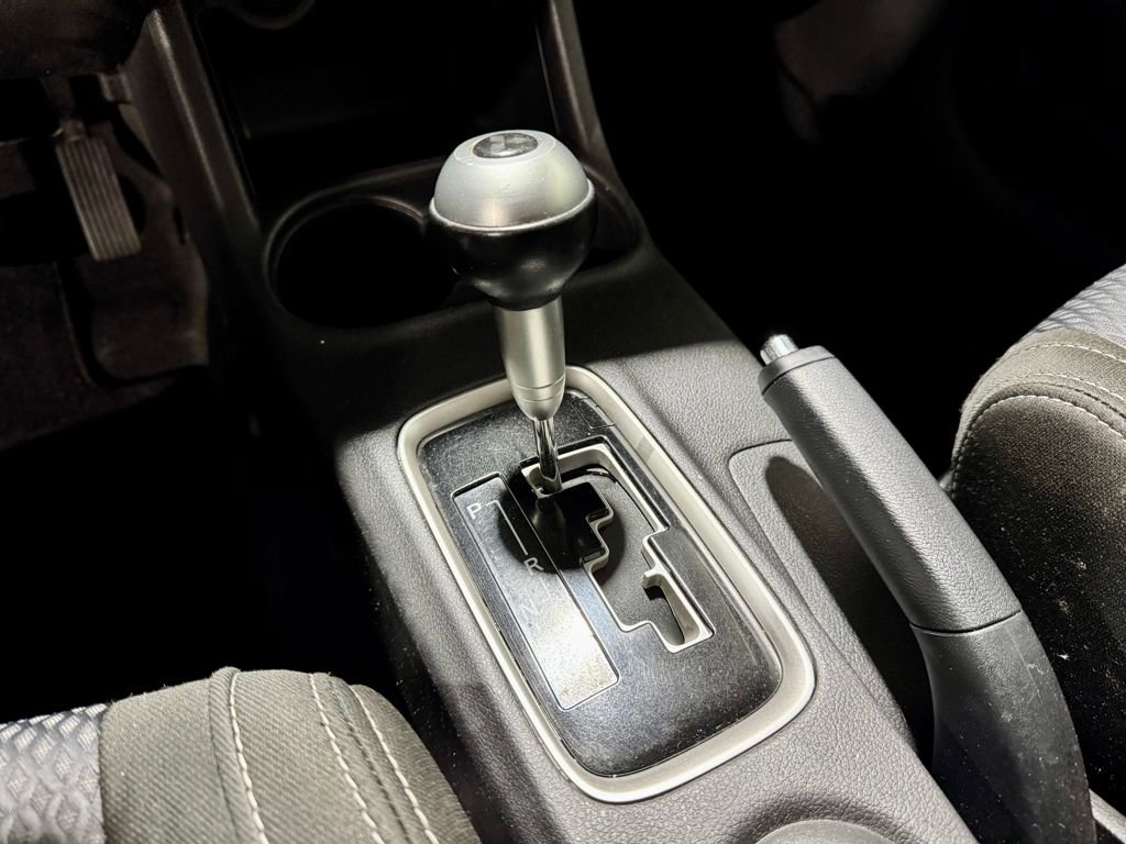 Used 2016 Mitsubishi Outlander SE image 20