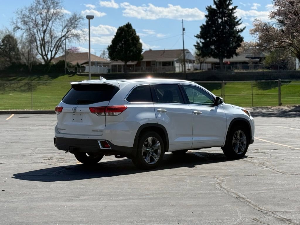 Used 2018 Toyota Highlander Limited Platinum image 5