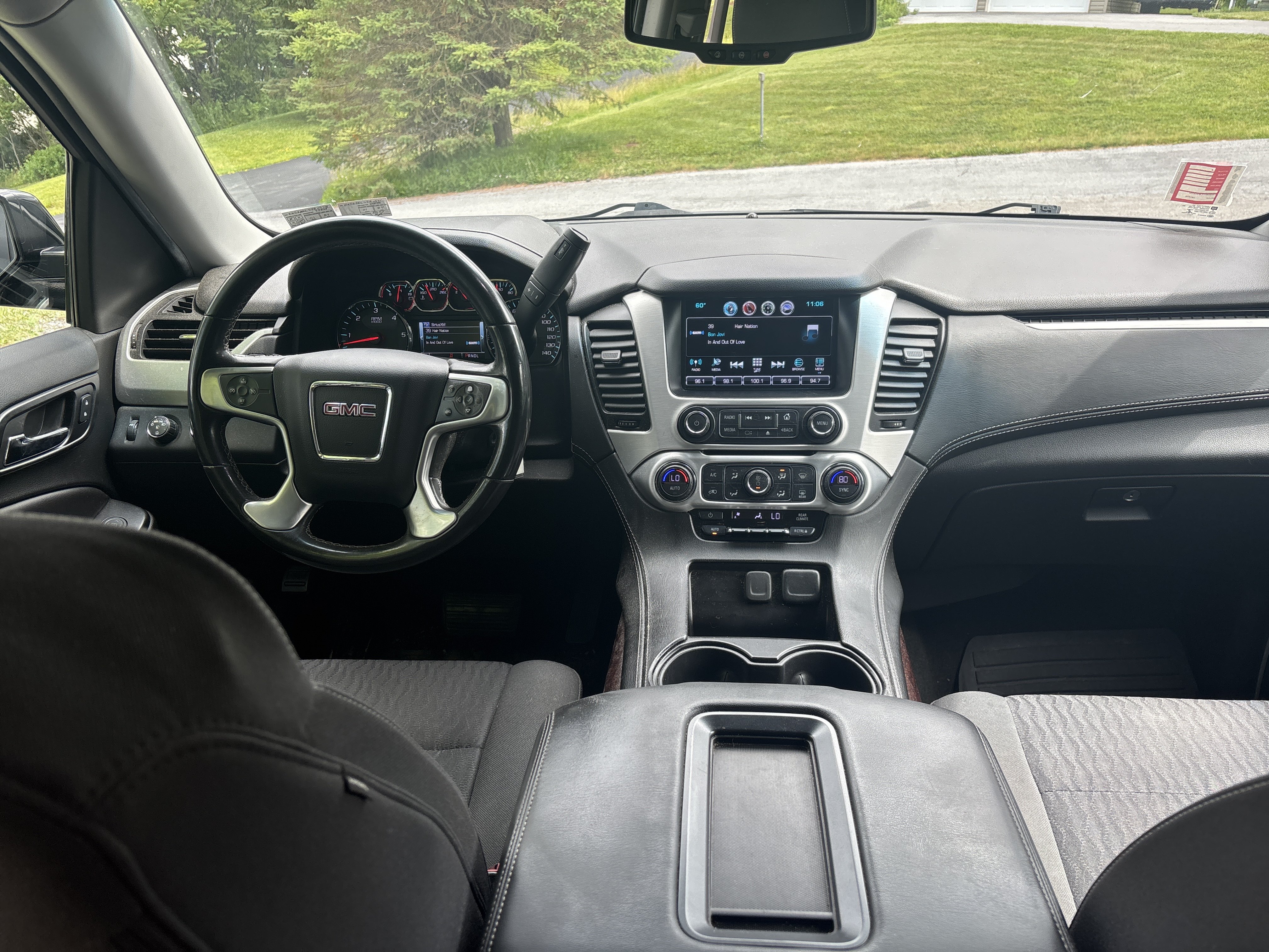 Used 2018 GMC Yukon SLE w/ SLE Value Package AWD/4WD image 15