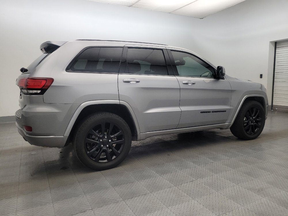 Used 2018 Jeep Grand Cherokee Altitude image 10