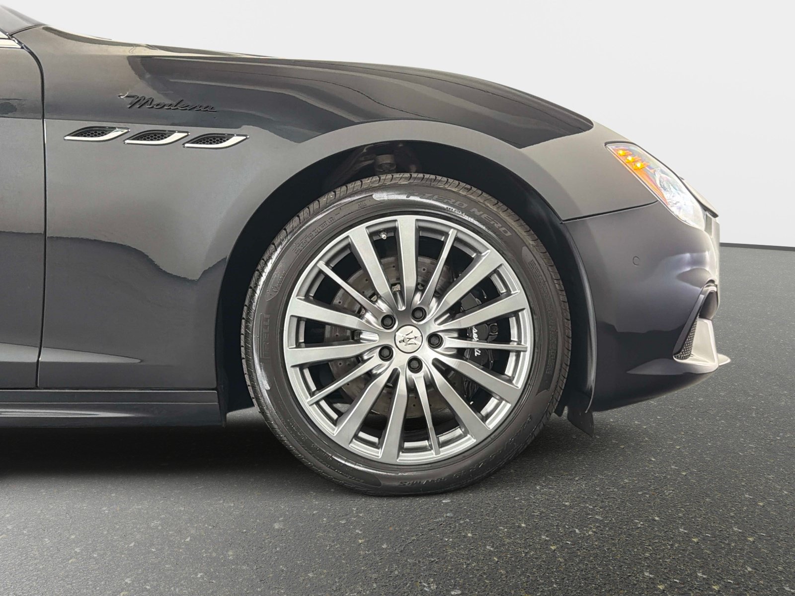 Used 2022 Maserati Ghibli Modena Q4 AWD/4WD image 21