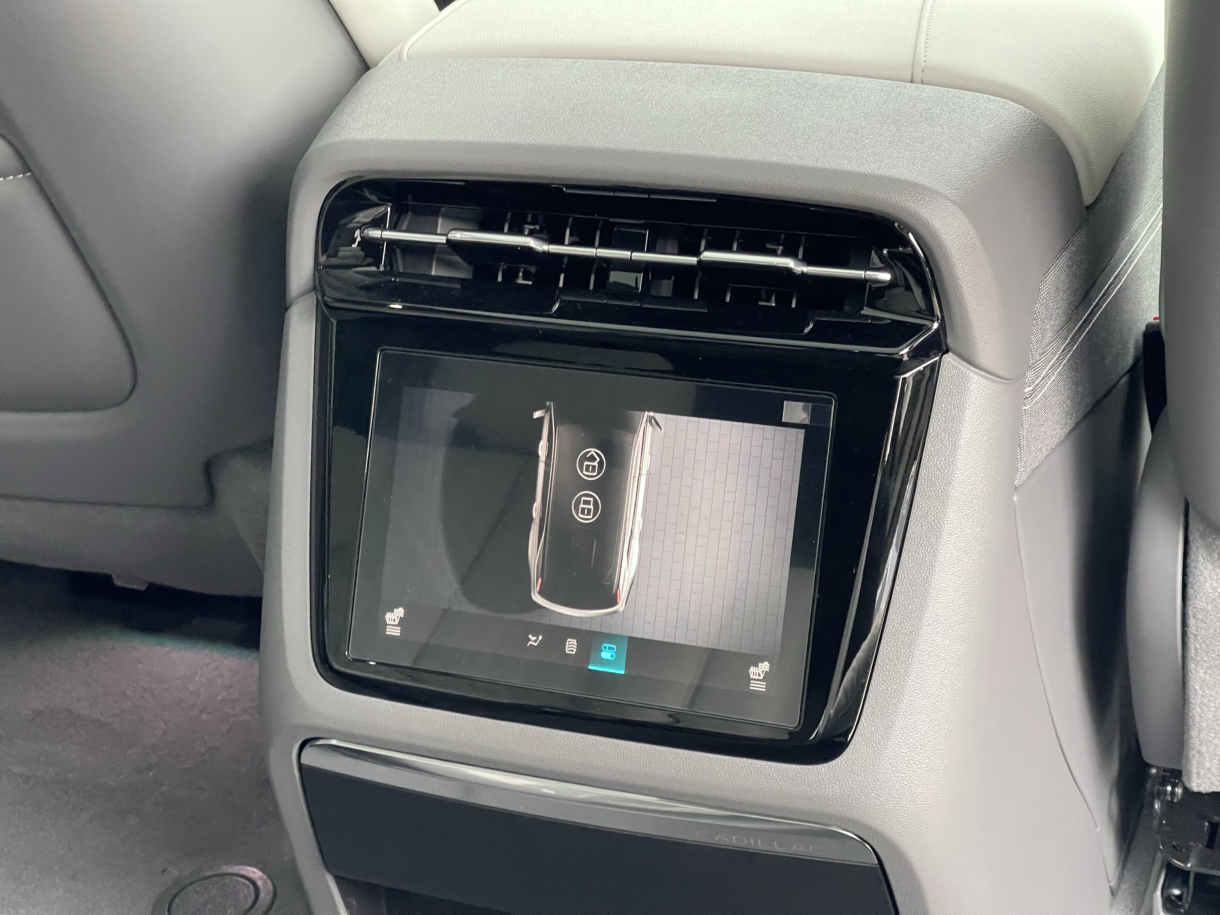 New 2026 Cadillac Escalade IQ Luxury 1 w/ LPO, Radiant Package image 18