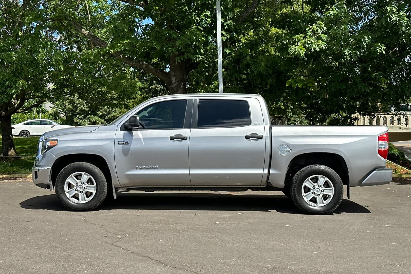 Used 2018 Toyota Tundra SR5 w/ SR5 Upgrade Package RWD image 5