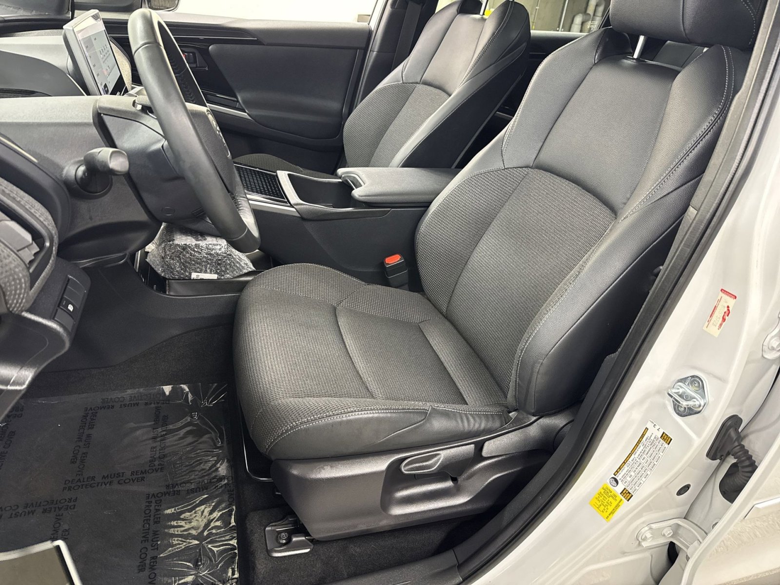 Used 2023 Toyota bZ4X XLE image 17