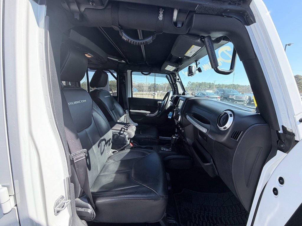 Used 2014 Jeep Wrangler Unlimited Rubicon w/ Connectivity Group image 20