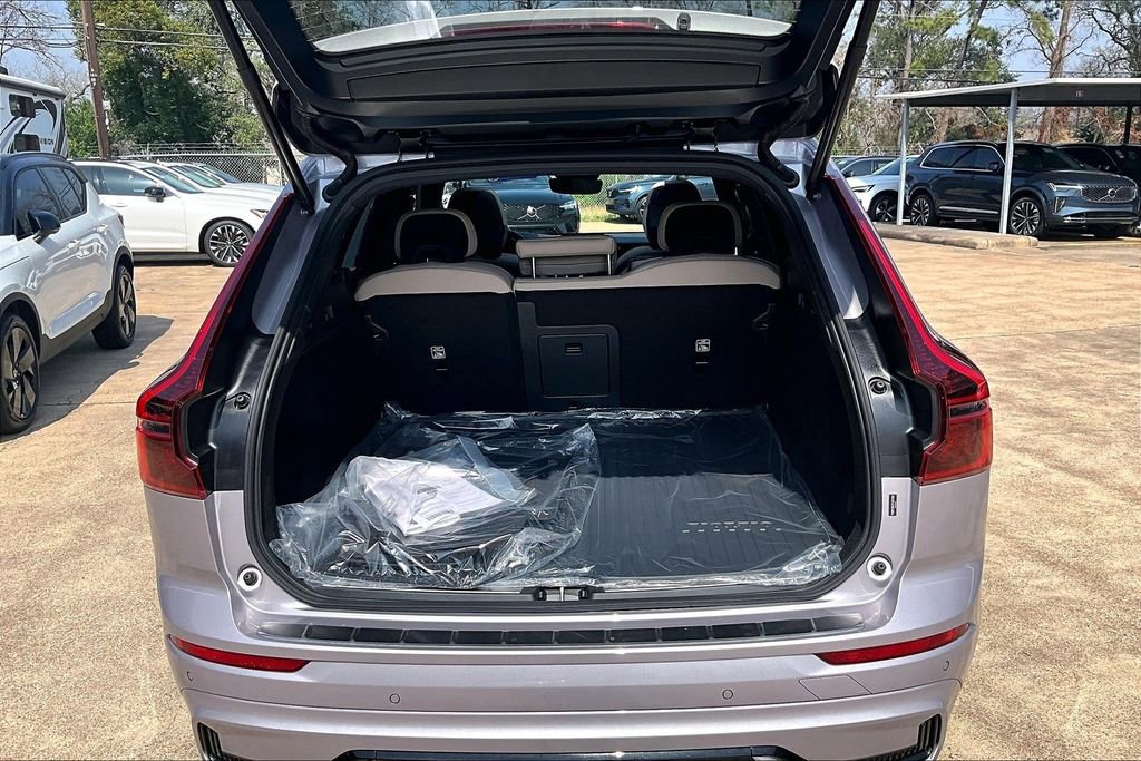 New 2026 Volvo XC60 B5 Plus w/ Protection Package Premier AWD/4WD image 45