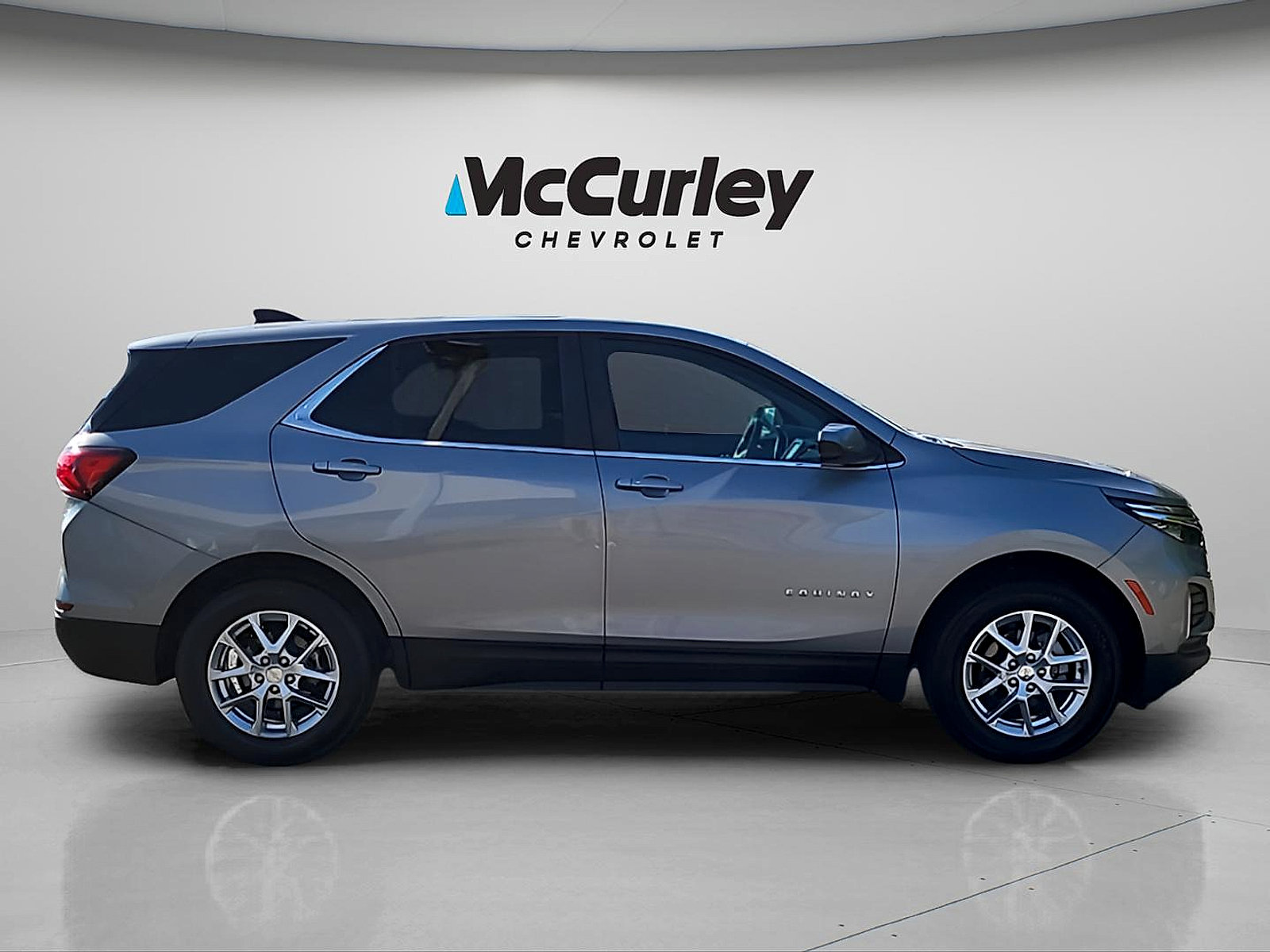 Used 2024 Chevrolet Equinox LT AWD/4WD image 8